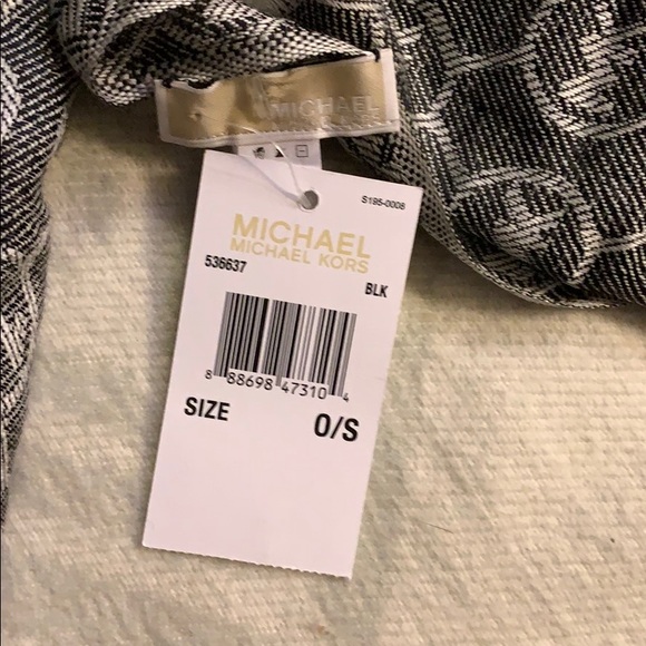 Michael Kors Light Scarf - Picture 2 of 3